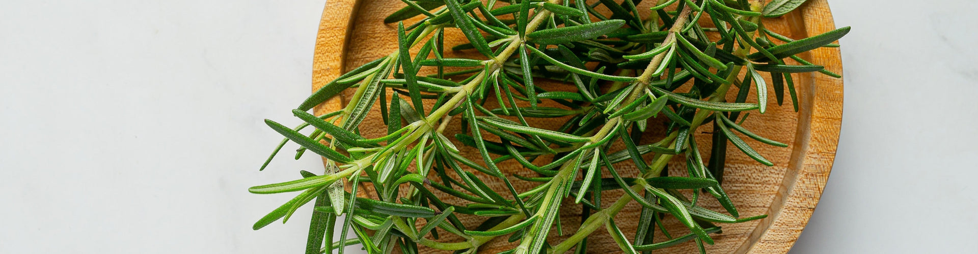 Rozemarijnolie voor haargroei stimulatie