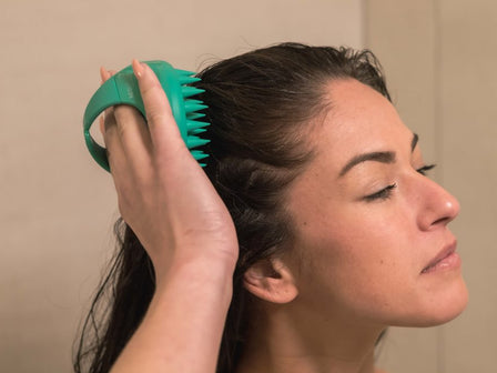 Flakes on the scalp: how to solve and to prevent?